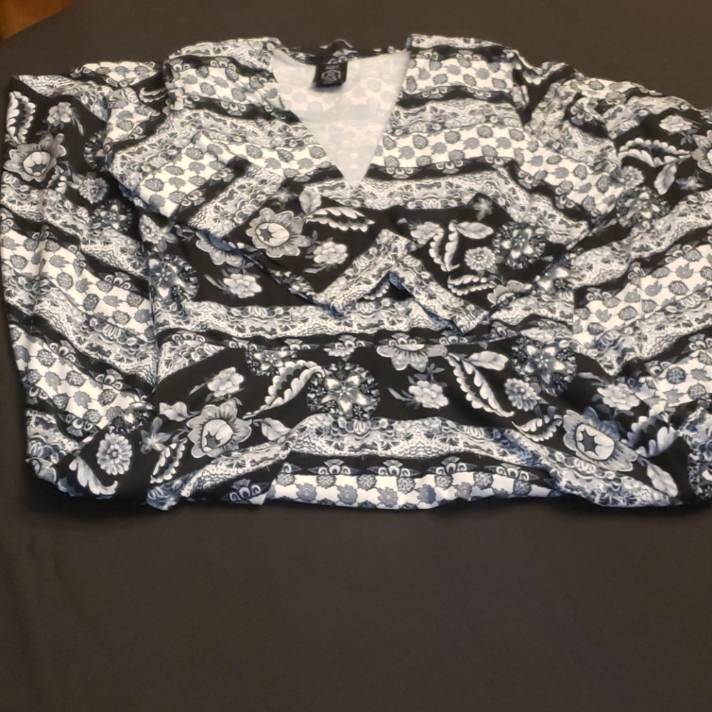 Agnes & Dora Curie Dress Size Medium